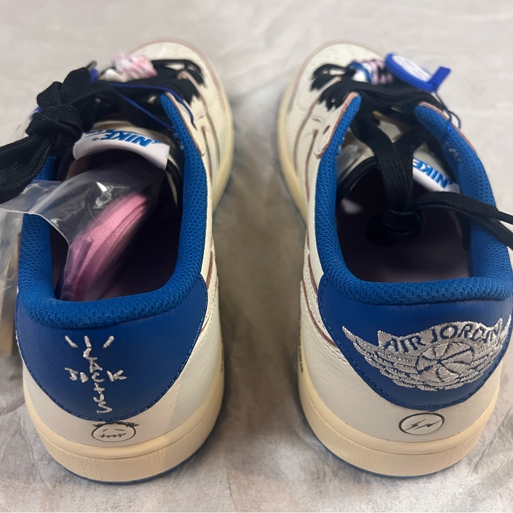 Jordan 1 Retro Low OG SP Fragment x Travis Scott (Sail/blue) - Picture 6 of 15